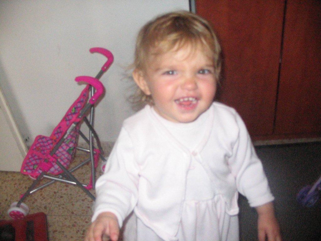 kids rosh hashanah 5766 011.jpg